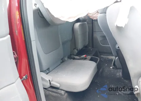 2015 Toyota Tacoma z USA, uszkodzony, nr VIN 5TFTX4CN4FX064582